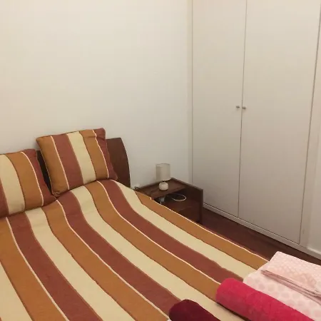 In Lisbon, Cozy With Pool And Central *